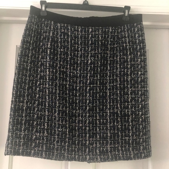 White House Black market skirt - Picture 3 of 14